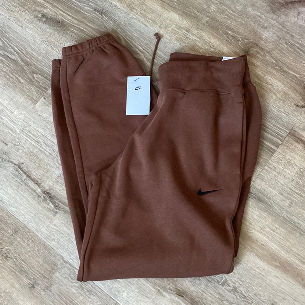 Nike NWT brown phoenix fleece women’s sweatpants